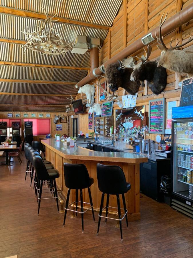 The Antler Lodge - Gardiner Ngoại thất bức ảnh